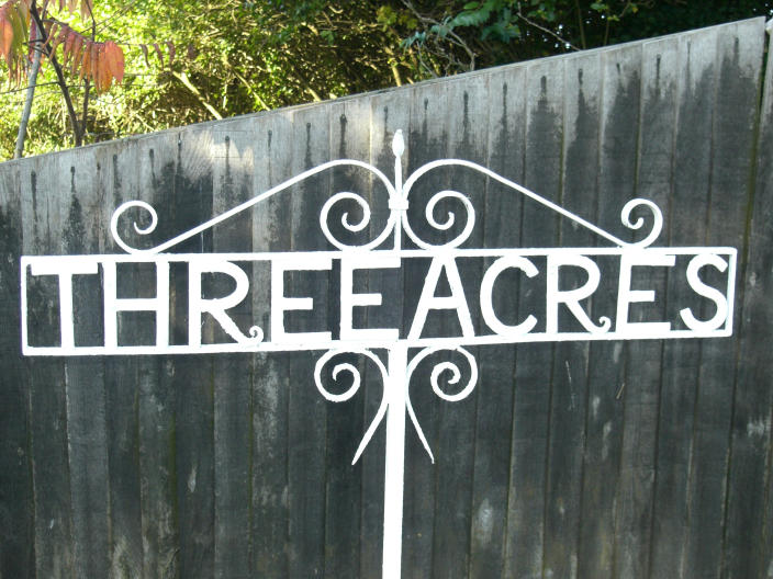 Three Acres Gatwick entrance